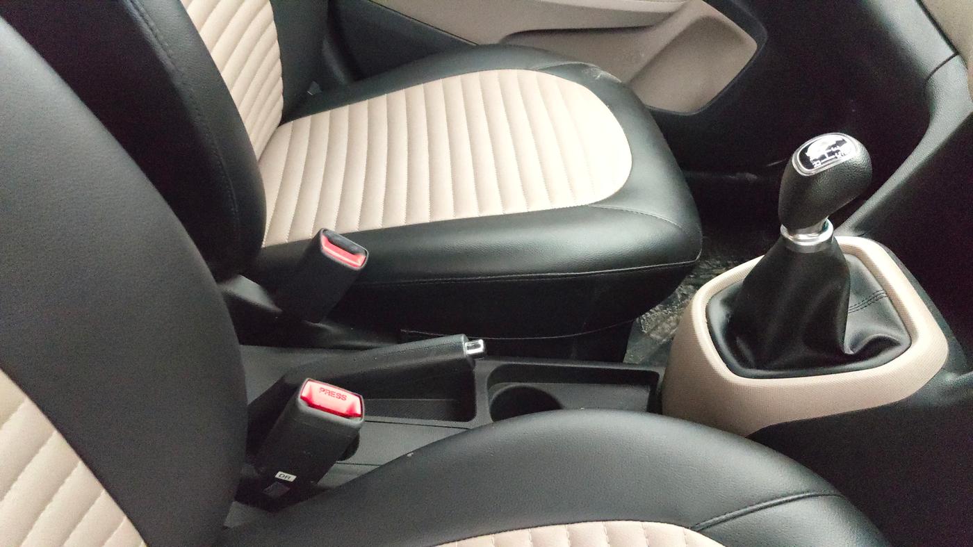 2017 Hyundai Grand i10 SPORTZ (O) 1.2 KAPPA VTVT, Petrol, Manual, 24,204 km, Gear Lever