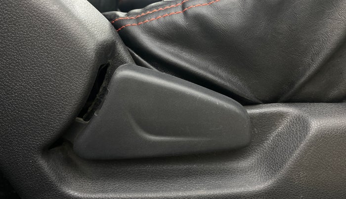 2016 Renault Kwid RXT 1.0 AMT, Petrol, Automatic, 45,705 km, Driver Side Adjustment Panel