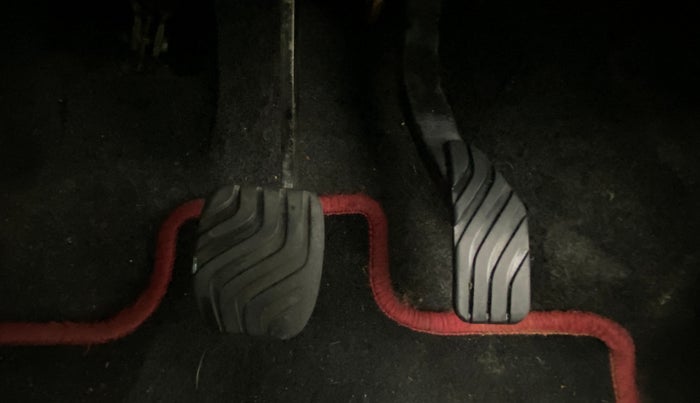 2016 Renault Kwid RXT 1.0 AMT, Petrol, Automatic, 45,705 km, Pedals