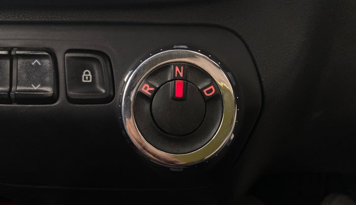 2016 Renault Kwid RXT 1.0 AMT, Petrol, Automatic, 45,705 km, Gear Lever