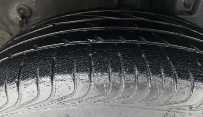 2011 Toyota Etios VX, Petrol, Manual, 50,588 km, Left Rear Tyre Tread