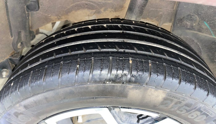 2020 Renault Duster RXZ 1.3 TURBO PETROL MT, Petrol, Manual, 60,373 km, Left Rear Tyre Tread