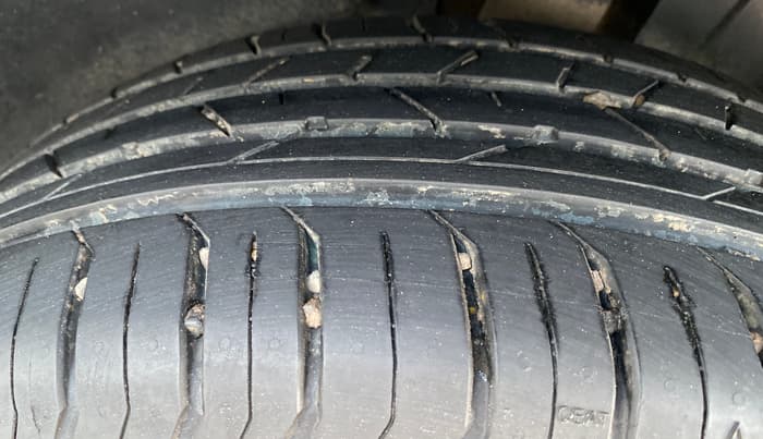 2025 Skoda SLAVIA Monte Carlo 1.0L TSI AT, Petrol, Automatic, 4,018 km, Right Rear Tyre Tread