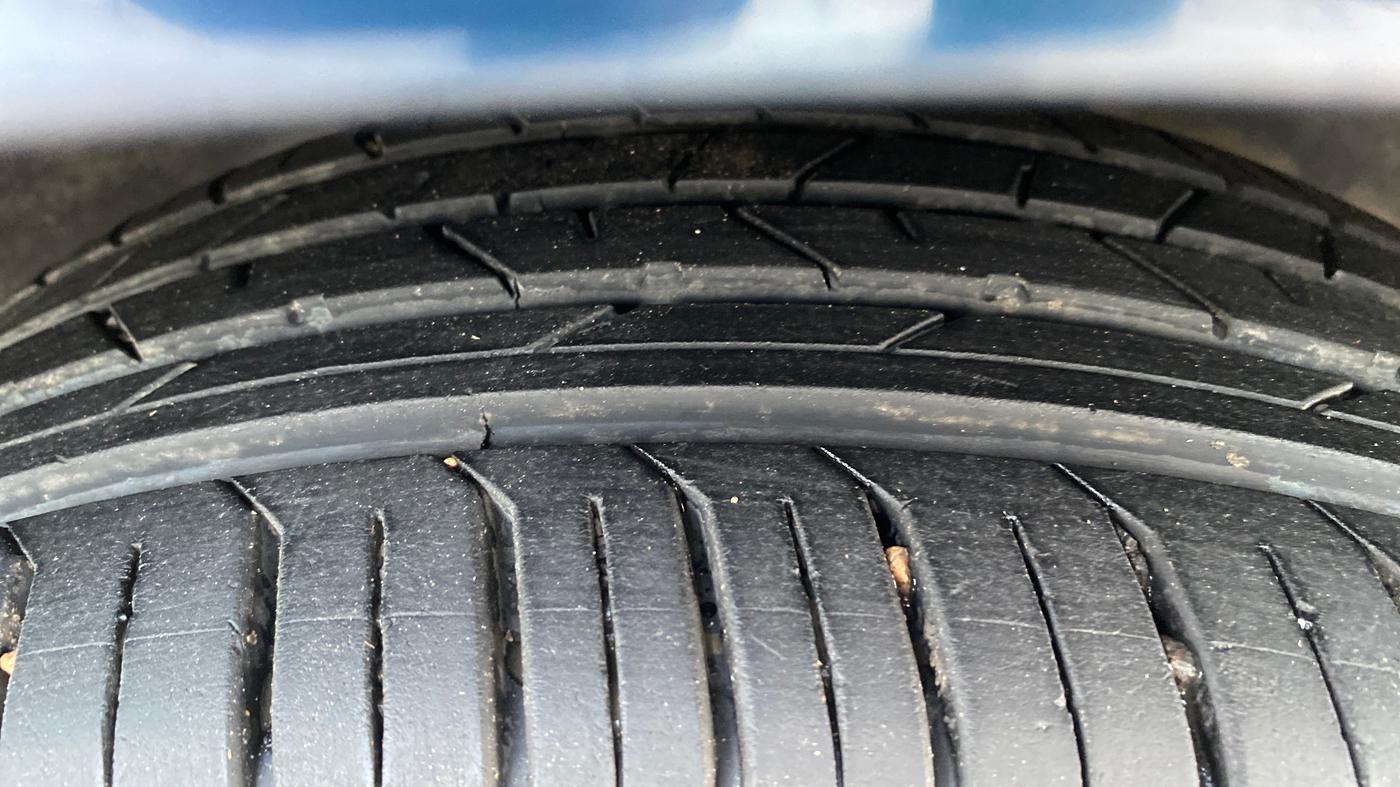 2025 Skoda SLAVIA Monte Carlo 1.0L TSI AT, Petrol, Automatic, 4,018 km, Right Front Tyre Tread