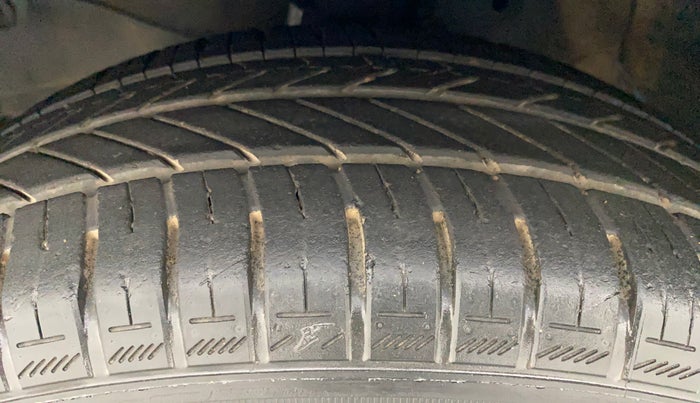 2013 Honda Brio S MT, Petrol, Manual, 79,532 km, Left Front Tyre Tread