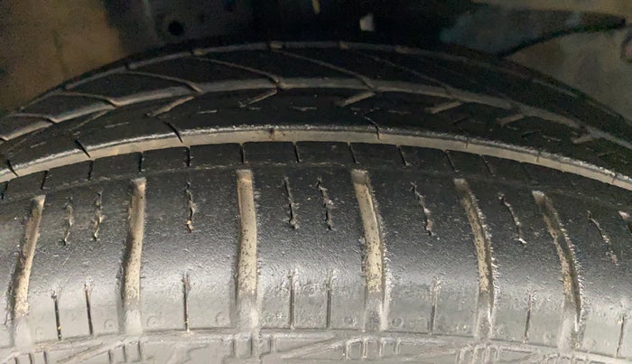 2013 Honda Brio S MT, Petrol, Manual, 79,532 km, Right Front Tyre Tread