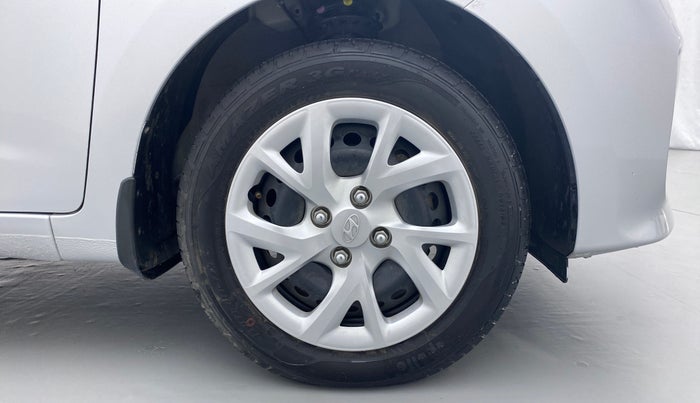2017 Hyundai Grand i10 MAGNA 1.2 VTVT, Petrol, Manual, 10,328 km, Right Front Tyre