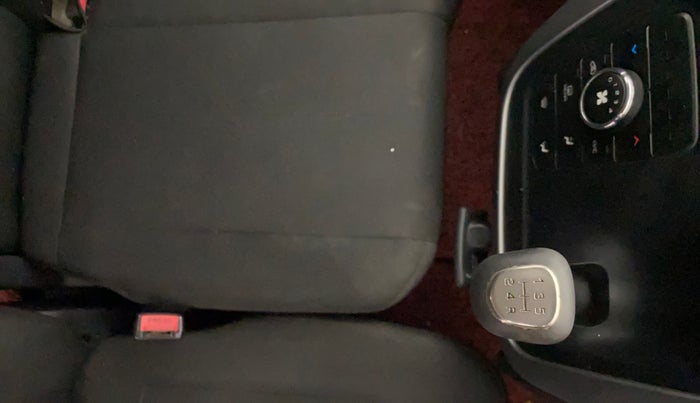 2017 Mahindra KUV 100 NXT K8 D 6 STR, Diesel, Manual, 84,353 km, Gear Lever