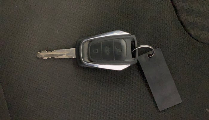 2017 Mahindra KUV 100 NXT K8 D 6 STR, Diesel, Manual, 84,353 km, Key Close Up