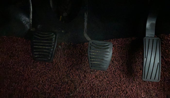 2017 Mahindra KUV 100 NXT K8 D 6 STR, Diesel, Manual, 84,353 km, Pedals