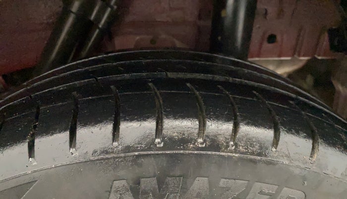 2017 Mahindra KUV 100 NXT K8 D 6 STR, Diesel, Manual, 84,353 km, Left Rear Tyre Tread