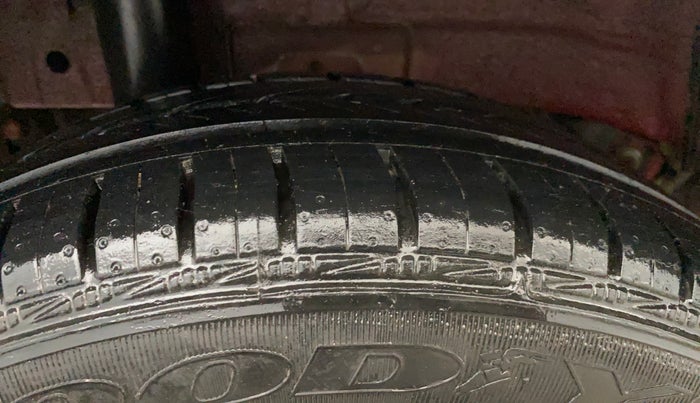 2017 Mahindra KUV 100 NXT K8 D 6 STR, Diesel, Manual, 84,353 km, Right Rear Tyre Tread