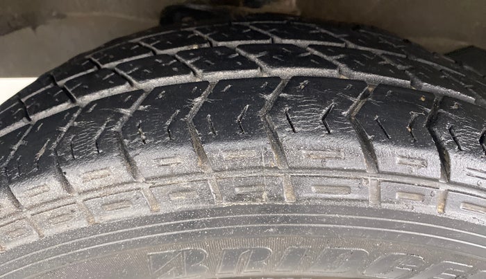 2016 Maruti Eeco 5 STR WITH AC PLUSHTR, Petrol, Manual, 22,119 km, Left Front Tyre Tread