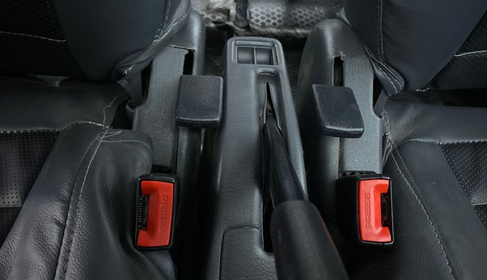 2016 Maruti Eeco 5 STR WITH AC PLUSHTR, Petrol, Manual, 22,119 km, Driver Side Adjustment Panel