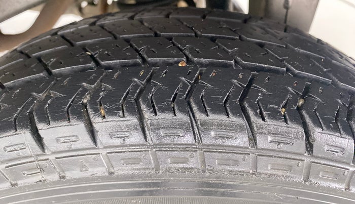 2016 Maruti Eeco 5 STR WITH AC PLUSHTR, Petrol, Manual, 22,119 km, Left Rear Tyre Tread