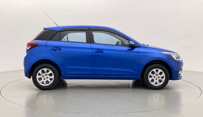 2017 Hyundai Elite i20 SPORTZ 1.2, Petrol, Manual, 44,388 km, Right Side View