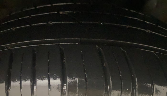 2022 Hyundai NEW I20 SPORTZ 1.2 MT, Petrol, Manual, 11,382 km, Left Rear Tyre Tread