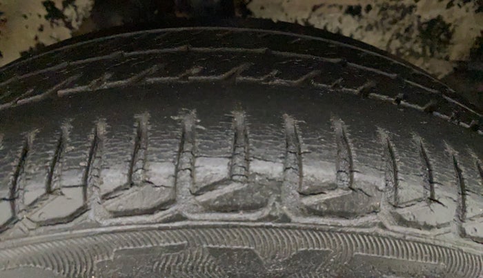 2013 Maruti Wagon R Stingray VXI, Petrol, Manual, 24,104 km, Left Rear Tyre Tread