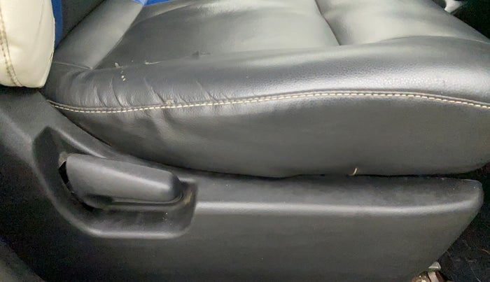 2013 Maruti Wagon R Stingray VXI, Petrol, Manual, 24,104 km, Driver Side Adjustment Panel