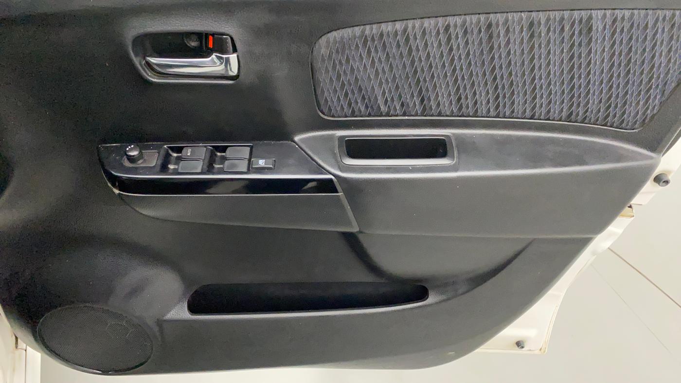 2013 Maruti Wagon R Stingray VXI, Petrol, Manual, 24,104 km, Driver Side Door Panels Control