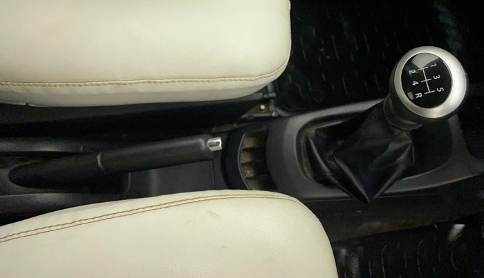 2013 Maruti Wagon R Stingray VXI, Petrol, Manual, 24,104 km, Gear Lever
