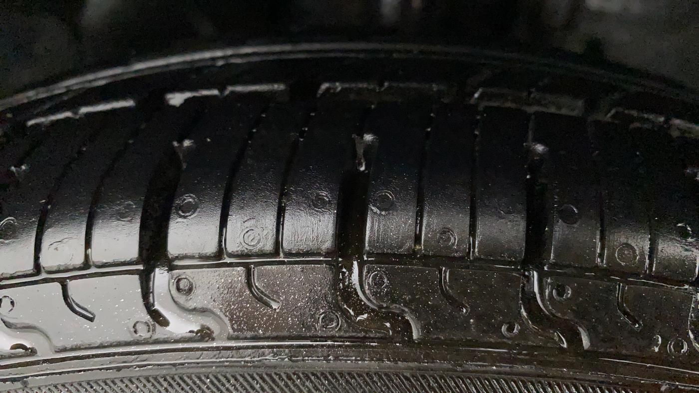 2018 Datsun Redi Go A, Petrol, Manual, 60,108 km, Right Front Tyre Tread