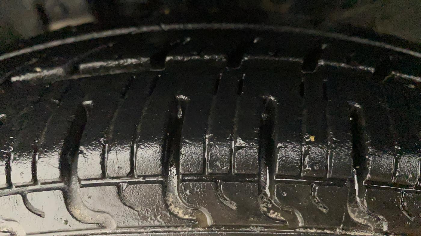 2018 Datsun Redi Go A, Petrol, Manual, 60,108 km, Left Front Tyre Tread