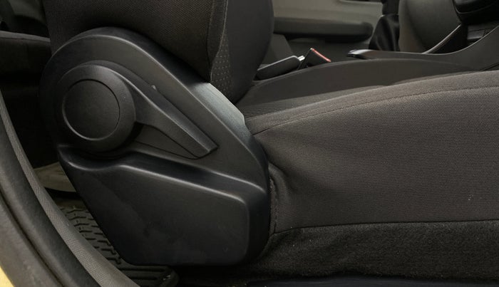 2020 Tata ALTROZ XT PETROL, Petrol, Manual, 45,005 km, Driver Side Adjustment Panel