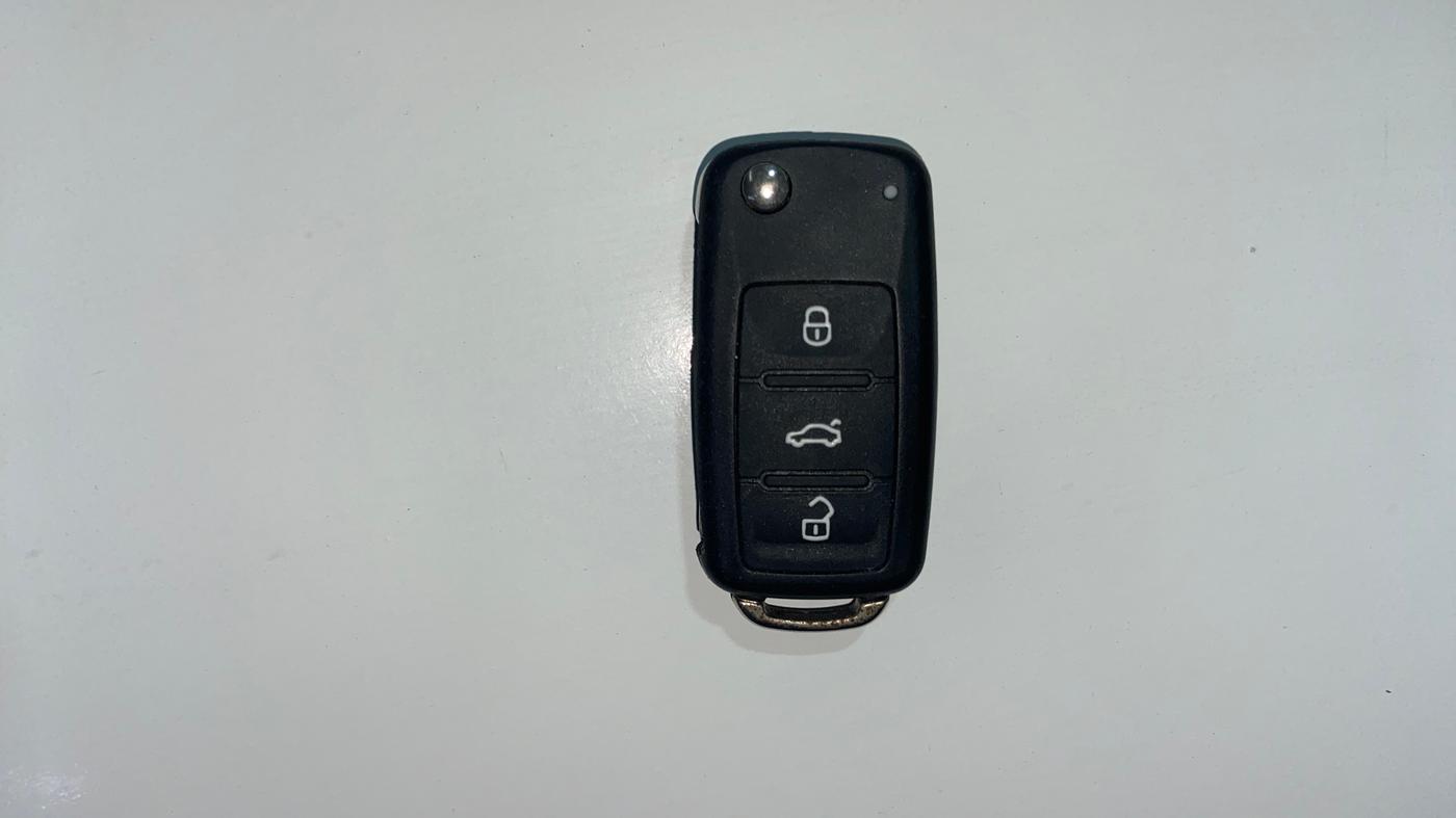 2016 Volkswagen Vento HIGHLINE 1.5 AT, Diesel, Automatic, 1,88,179 km, Key Close Up