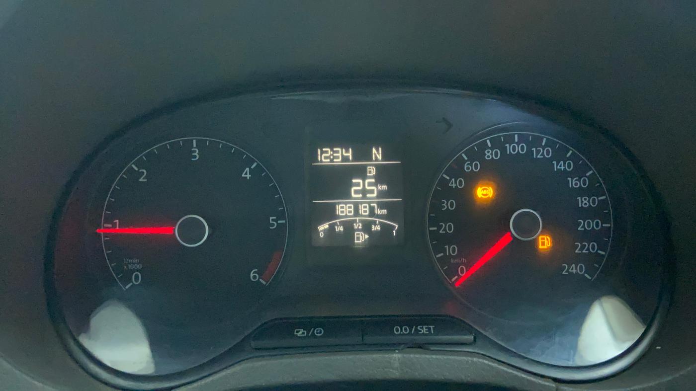 2016 Volkswagen Vento HIGHLINE 1.5 AT, Diesel, Automatic, 1,88,179 km, Odometer Image