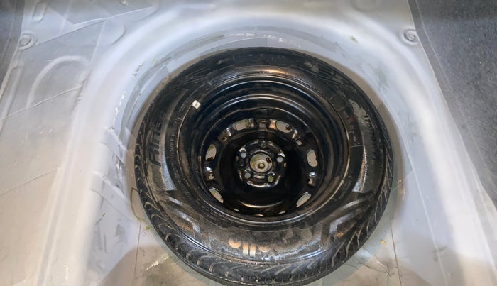 2017 Volkswagen Vento HIGHLINE 1.5 AT, Diesel, Automatic, 1,88,179 km, Spare Tyre