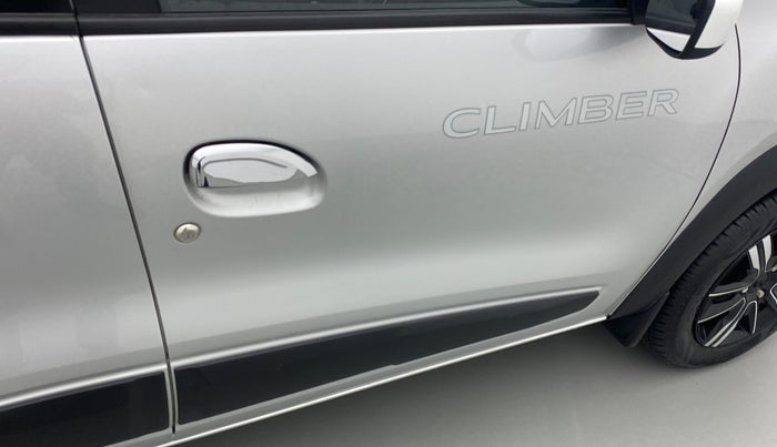 2022 Renault Kwid CLIMBER MT 1.0, Petrol, Manual, 4,139 km, Front passenger door - Minor scratches