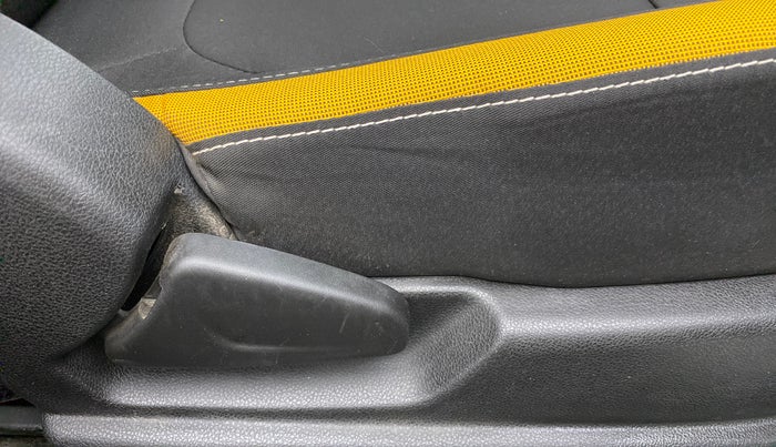 2022 Renault Kwid CLIMBER MT 1.0, Petrol, Manual, 4,139 km, Driver Side Adjustment Panel