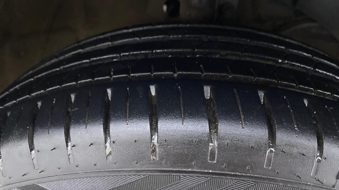 2021 Maruti Baleno ZETA CVT PETROL 1.2, Petrol, Automatic, 6,568 km, Right Front Tyre Tread