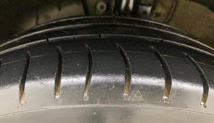 2012 Volkswagen Polo COMFORTLINE 1.2L PETROL, Petrol, Manual, 65,390 km, Left Front Tyre Tread