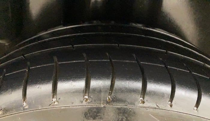 2012 Volkswagen Polo COMFORTLINE 1.2L PETROL, Petrol, Manual, 65,390 km, Right Rear Tyre Tread