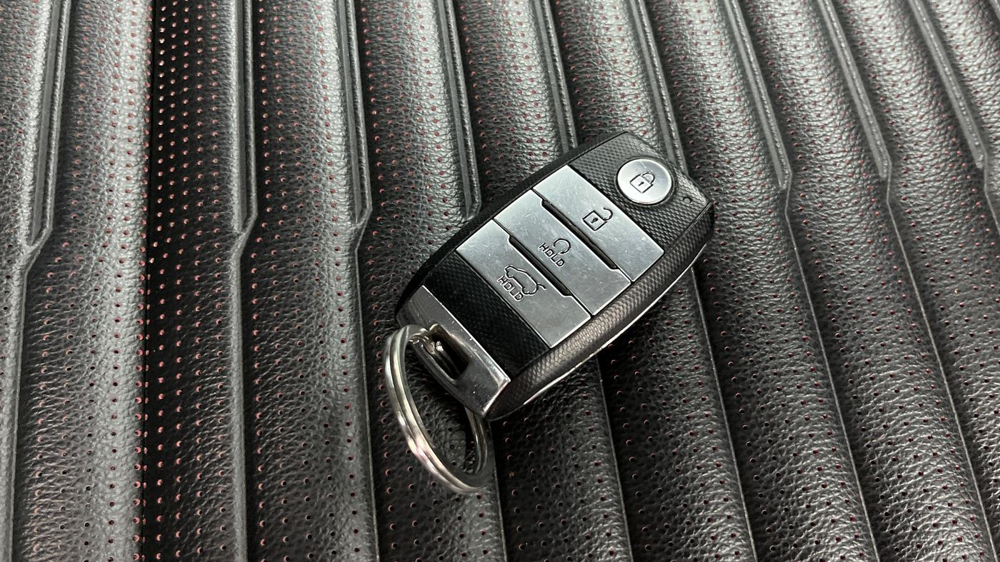 2022 KIA SONET GTX PLUS 1.5, Diesel, Manual, 1,05,885 km, Key Close Up
