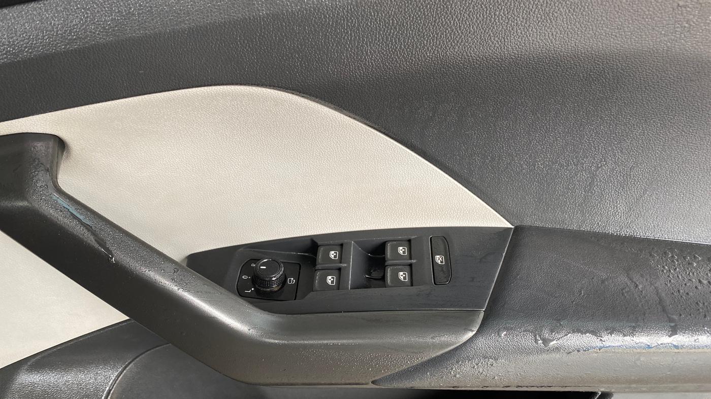 2022 Skoda KUSHAQ STYLE 1.0L TSI MT, Petrol, Manual, 80,529 km, Driver Side Door Panels Control