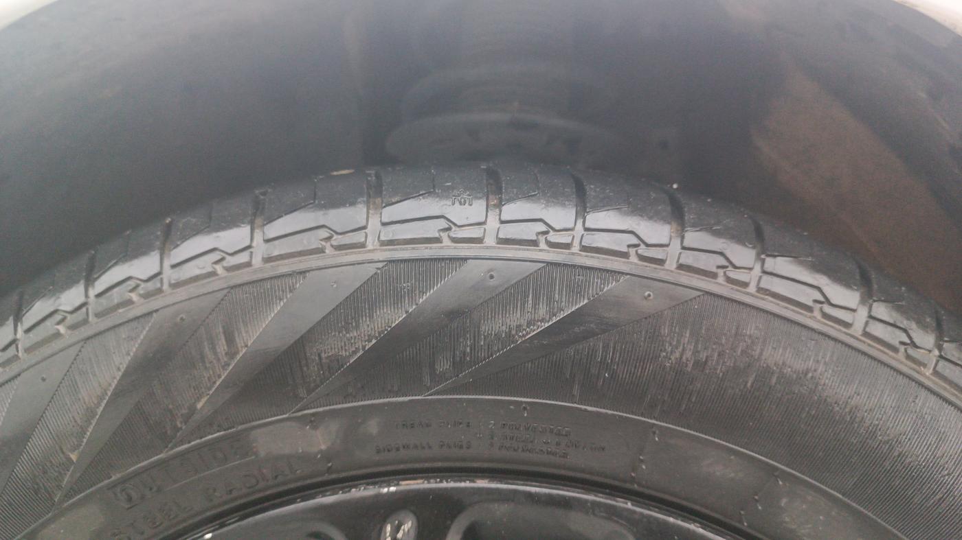2024 Maruti Swift ZXi Plus, Petrol, Manual, 94,539 km, Left Front Tyre Tread