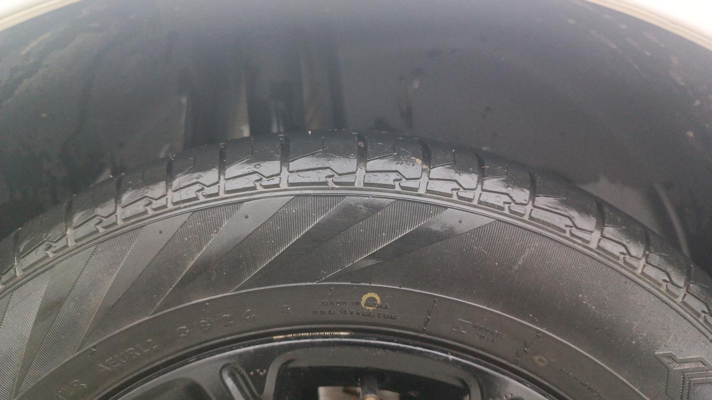 2024 Maruti Swift ZXi Plus, Petrol, Manual, 94,539 km, Right Rear Tyre Tread