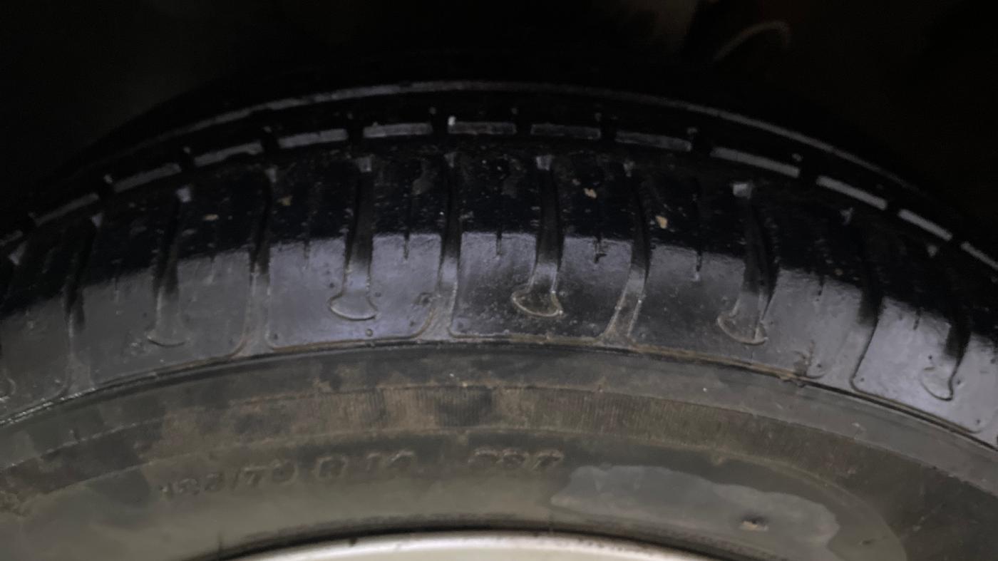 2015 Hyundai Elite i20 SPORTZ 1.2, Petrol, Manual, 29,569 km, Left Front Tyre Tread