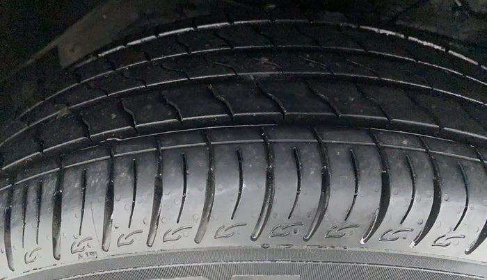 2021 Maruti Vitara Brezza LXI, Petrol, Manual, 5,091 km, Right Front Tyre Tread