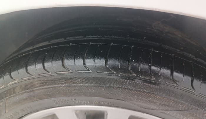 2017 Maruti Ciaz ALPHA  AT 1.4  PETROL, CNG, Automatic, 91,133 km, Left Rear Tyre Tread