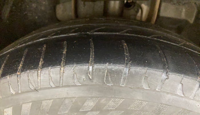 2017 Tata Tiago XT PETROL, Petrol, Manual, 94,455 km, Right Front Tyre Tread