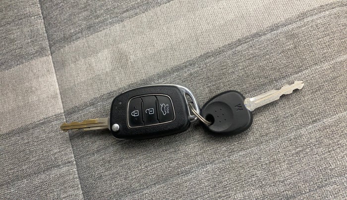 2021 Hyundai GRAND I10 NIOS SPORTZ AMT 1.2 KAPPA VTVT, Petrol, Automatic, 19,334 km, Key Close Up