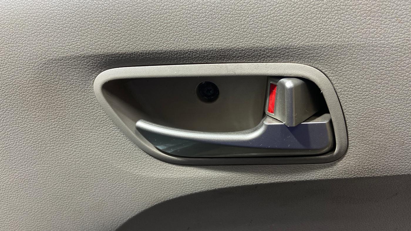 2018 Hyundai NEW SANTRO ASTA MT, CNG, Manual, 72,924 km, Driver Side Door Panels Control
