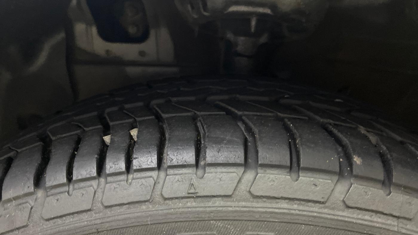 2018 Hyundai NEW SANTRO ASTA MT, CNG, Manual, 72,924 km, Left Front Tyre Tread