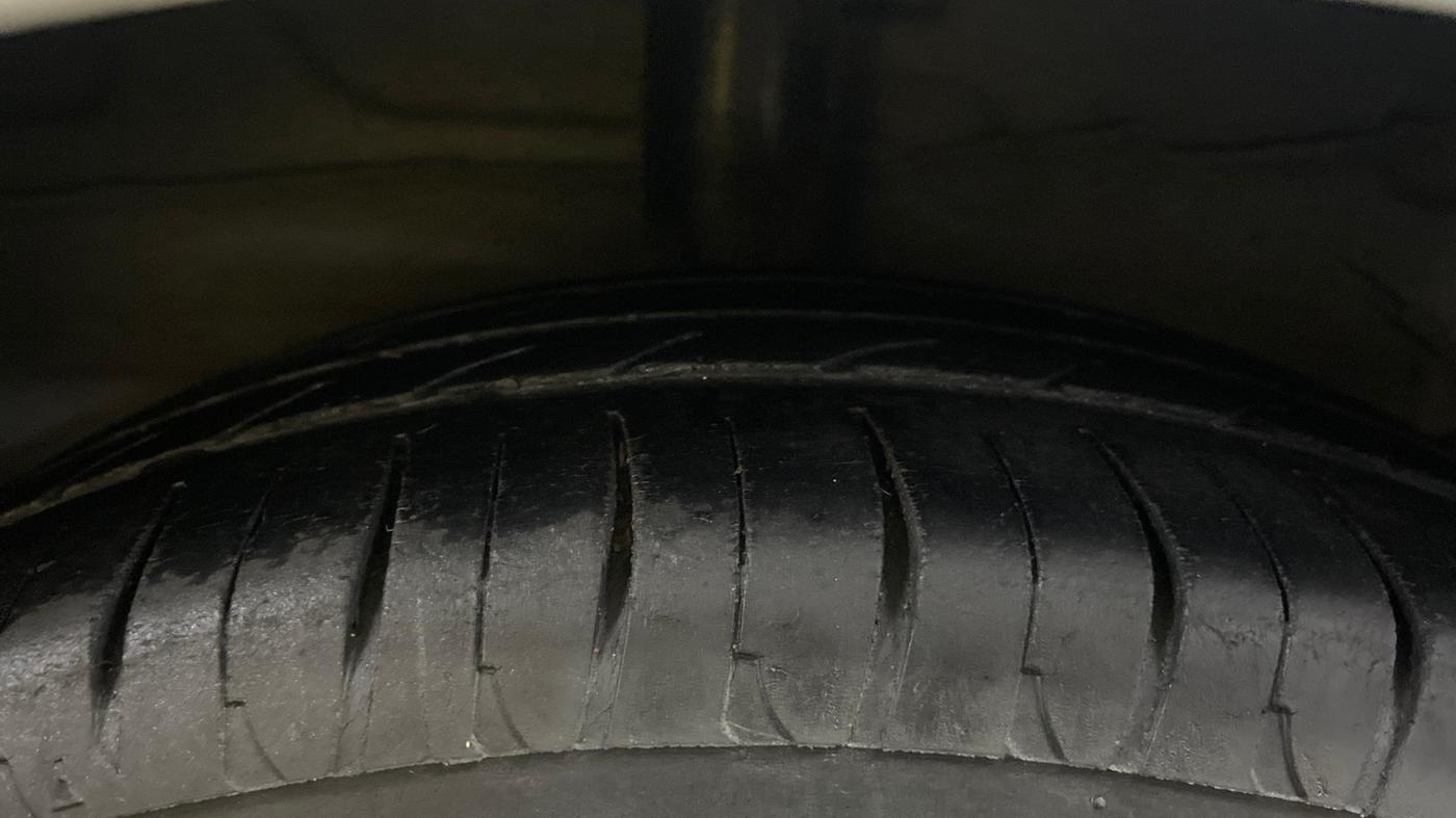 2018 Hyundai NEW SANTRO ASTA MT, CNG, Manual, 72,924 km, Right Rear Tyre Tread