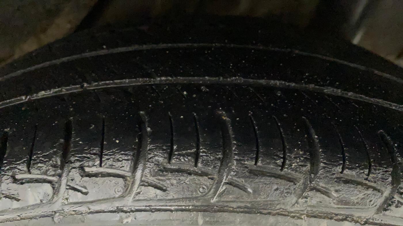 2015 Honda Amaze 1.2L I-VTEC S, Petrol, Manual, 46,560 km, Left Rear Tyre Tread
