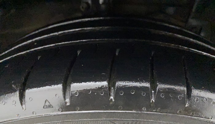 2017 Maruti Ciaz ZDI+ SHVS, Diesel, Manual, 89,086 km, Right Front Tyre Tread
